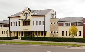 Corvina Hotel-Restaurant